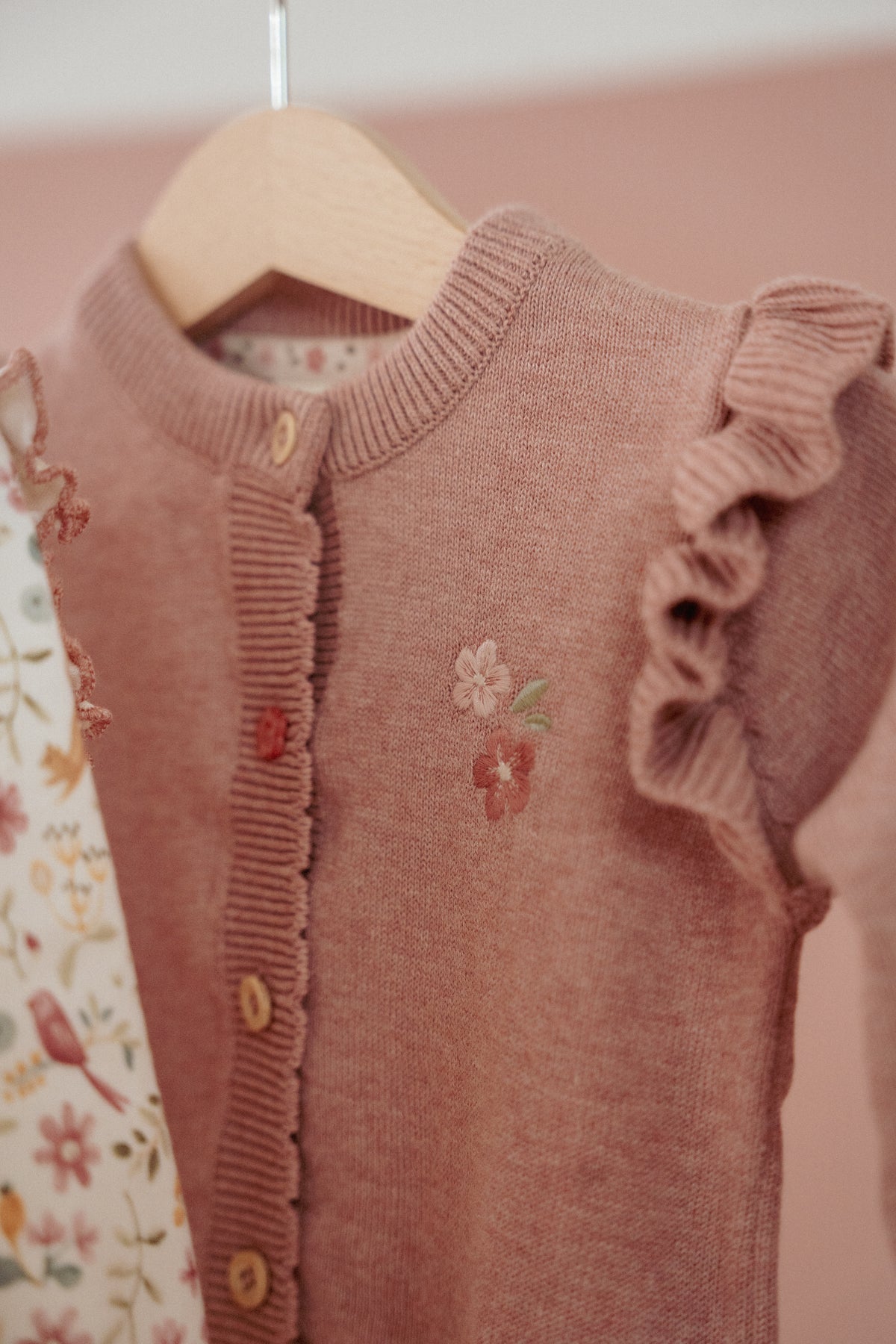 Gebreid vestje Fairy Pink maat 56