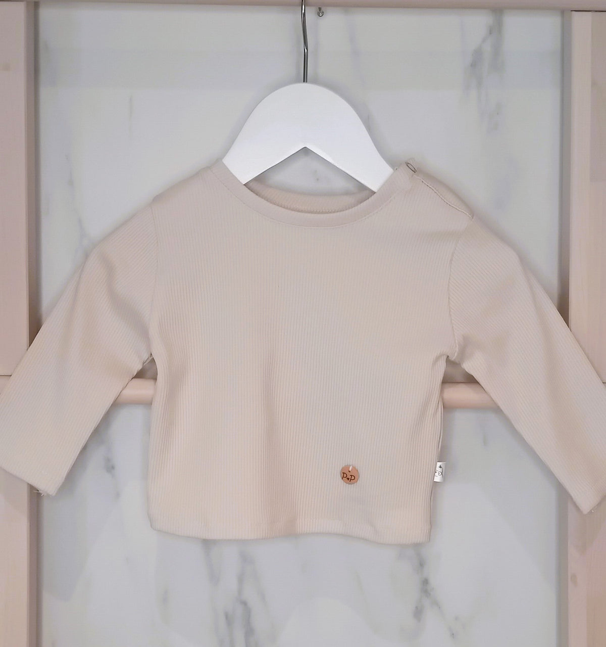 T-shirt neutral beige